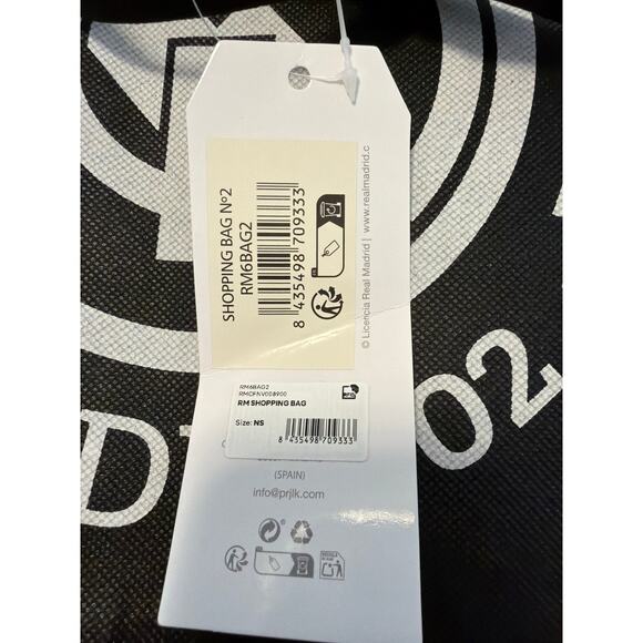 Real Madrid reusable tote bag bought at original stadium store Madrid Spain 2025 - Picture 4 of 4